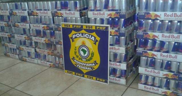 Pol&iacute;cia apreende 1,4 mil latas de energ&eacute;tico contrabandeado