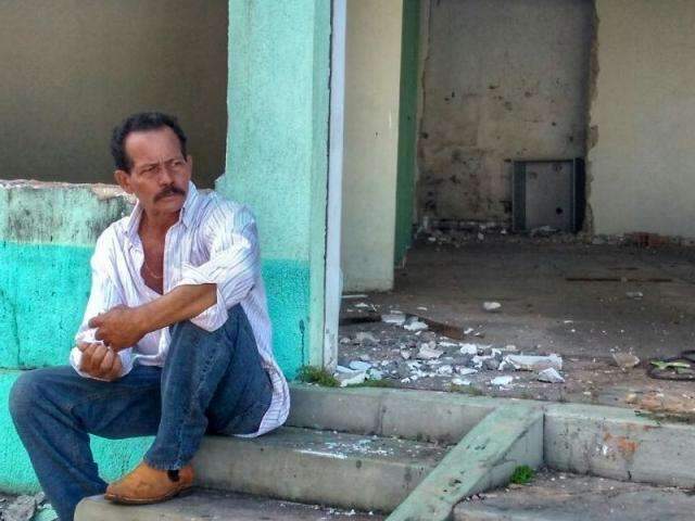 Floricultura abandonada vira ref&uacute;gio para bandidos e usu&aacute;rios de drogas