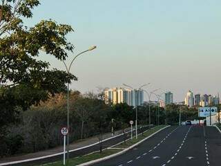 Clima deve prevalecer com céu claro a parcialmente nublado e com névoa seca. (Foto: Kísie Ainoã)
