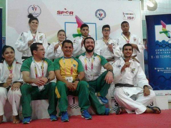 Sob tens&atilde;o e tentativa de golpe, grupo de MS tenta medalhas na Turquia
