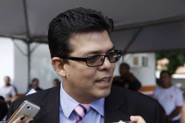 Olarte vai &agrave; C&acirc;mara tratar de or&ccedil;amento e reajustes