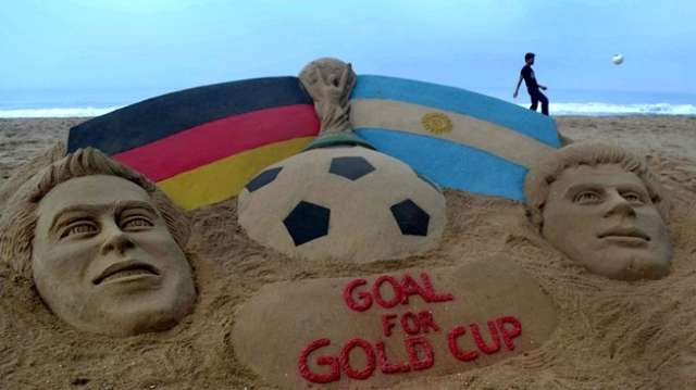 Encerramento da Copa come&ccedil;a 13h20, com shows que antecedem duelo final