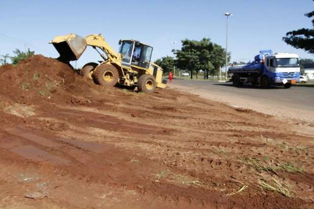 Prefeitura retoma obra iniciada h&aacute; 13 anos e promete acabar com enchentes