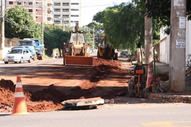 Concession&aacute;ria interdita duas ruas da Capital para fazer reparos em tubula&ccedil;&atilde;o