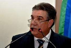 Prefeito de Maracaju colide Hilux na traseira de caminh&atilde;o parado na BR-267