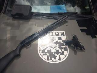 Policiais do Bope apreenderam armas durante as ações (Foto: Divulgação)