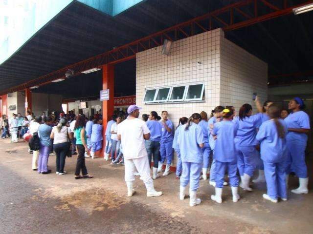 Com sal&aacute;rio atrasado, funcion&aacute;rios paralisam atividades na Santa Casa