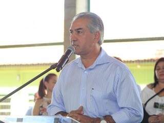 Governador do Estado, Reinaldo Azambuja, em discurso. (Foto: Marina Pacheco)