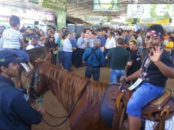 Vereadores formalizam apoio &agrave; Caravana da Sa&uacute;de na Capital 