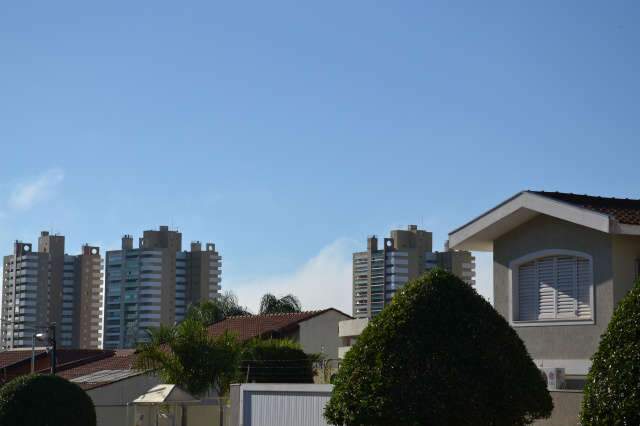  Segunda-feira de tempo parcialmente nublado e m&aacute;xima de 31&ordm;C