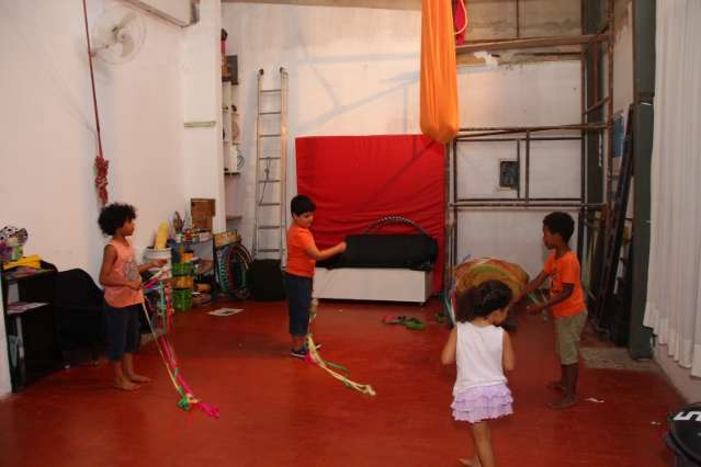 Na 14 de Julho, circo funciona em espa&ccedil;o colaborativo e com aulas para crian&ccedil;as 
