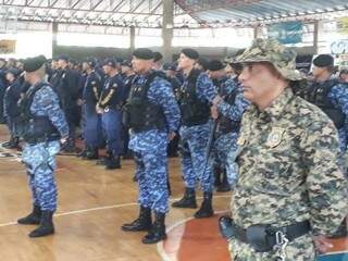 Guardas municipais durante cerimônia de formatura de curso para portar arma de fogo (Foto: Fernanda Palheta)