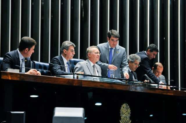 Renan ignora decis&atilde;o de Maranh&atilde;o e d&aacute; continuidade a processo no Senado