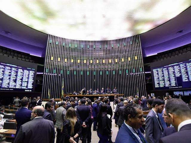 Deputados s&atilde;o a favor de regras mais duras para controle dos partidos