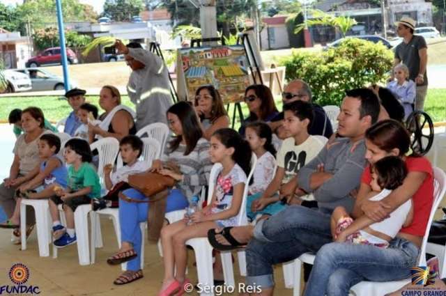 M&uacute;sica, exposi&ccedil;&atilde;o e m&aacute;gico s&atilde;o atra&ccedil;&otilde;es da manh&atilde; de domingo na pra&ccedil;a Cuiab&aacute;