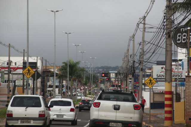 S&aacute;bado ser&aacute; parcialmente nublado, com chuva em &aacute;reas isoladas