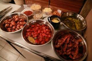 Acompanhamento são preparadas e selecionados para as carnes. 