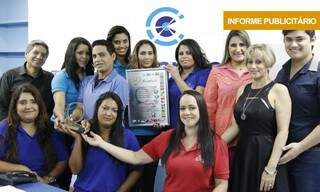Equipe Mandetta Concursos comemora o reconhecimento pelo Selo Quality Brasil 2014. (Foto: Divulgação)