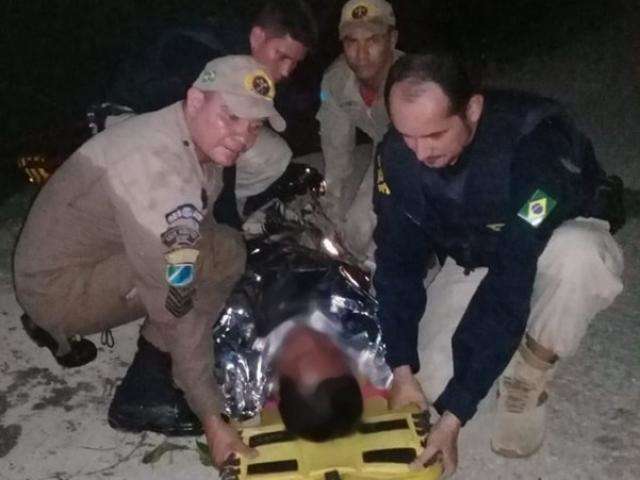 &quot;Cercado&quot; por jacar&eacute;s, homem &eacute; resgatado pelos bombeiros 