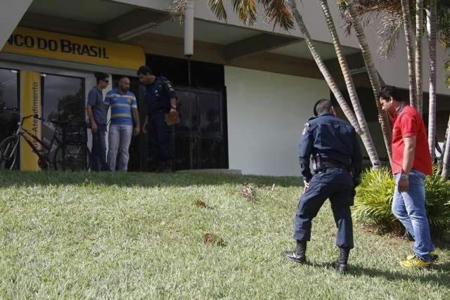 Assalto termina com baleado perto de ag&ecirc;ncia do BB no Ex&eacute;rcito