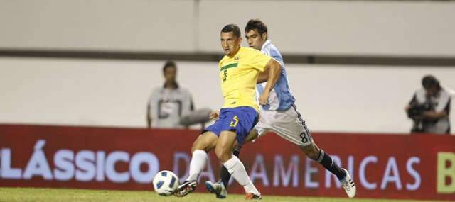  Mano convoca Ralf para a vaga de Sandro na Sele&ccedil;&atilde;o Brasileira