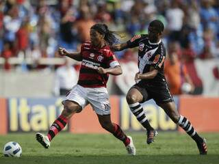 Flamengo, de Ronaldinho Gaúcho, garantiu vaga na Pré-Libertadores do ano que vem. (Foto: Terra)