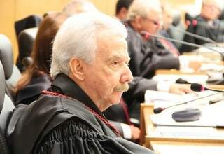 Desembargador dedicou mais de 35 anos a magistratura sul-mato-grossense. (Foto: Divulgação/TJMS)
