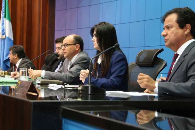 Deputados aprovam reajuste de 5% aos servidores do Tribunal de Contas