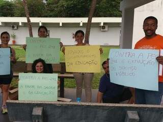 Técnicos administrativos da UFGD estão em greve desde ontem (Foto: Divulgação)