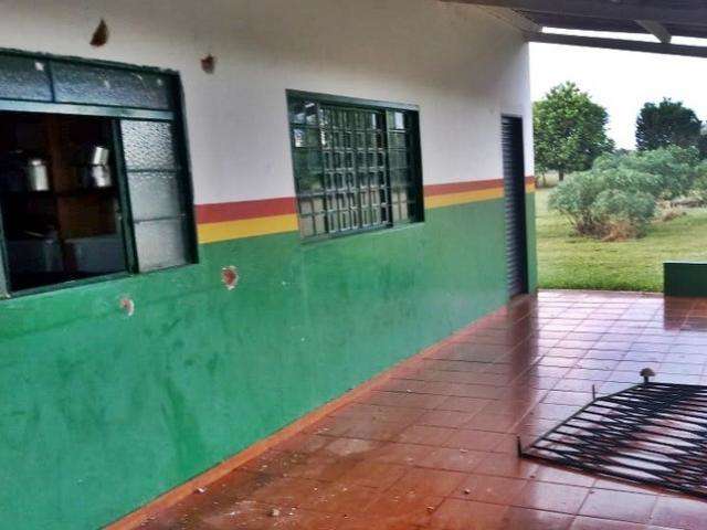 Centro poliesportivo de distrito &eacute; invadido e depredado por v&acirc;ndalos