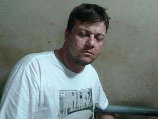 Robson Araújo Moresco foi preso na madrugada deste sábado. (Foto: Divulgação/PMMS)
