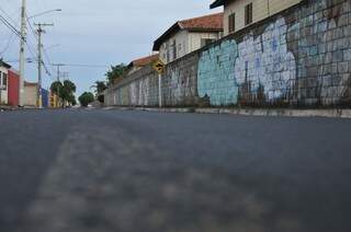 Rua onde episódio aconteceu, dos Farmacêuticos, no Tiradentes. (Foto: Alcides Neto)