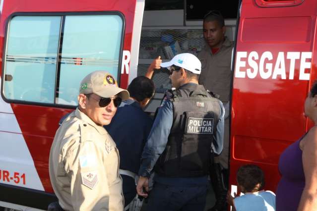 Crian&ccedil;a fica ferida em acidente, volta para casa a p&eacute; e pais chamam bombeiros