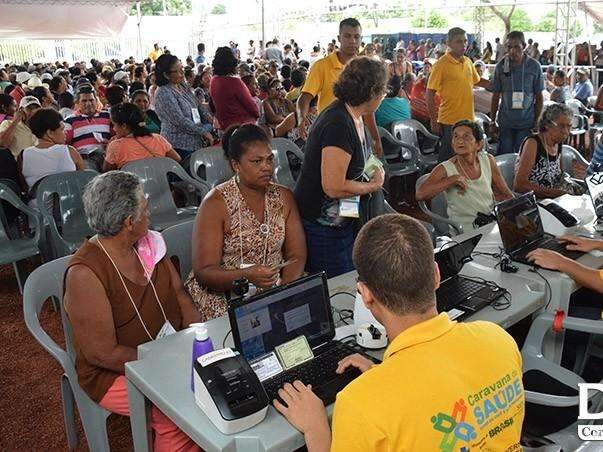 Caravana da Sa&uacute;de atende 500 pessoas a mais que o esperado no 1&ordm; dia 