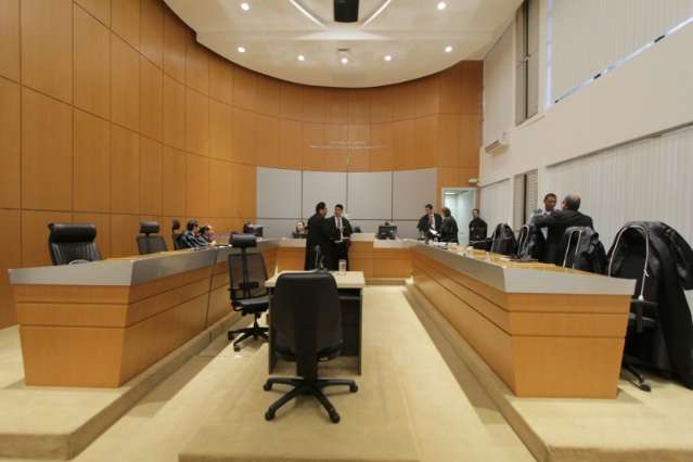 Nove desembargadores decidem se aceitam den&uacute;ncia contra investigados