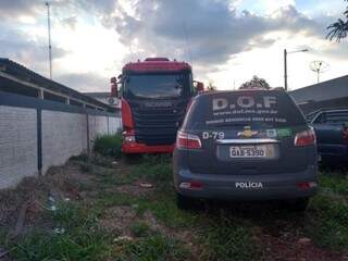 Opera&ccedil;&atilde;o entre pol&iacute;cias recupera na fronteira carreta que foi roubada em SP