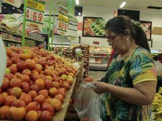 Tomate deixou de ser vilão e apresentou a maior queda de preço entre os alimentos (Foto: Arquivo)