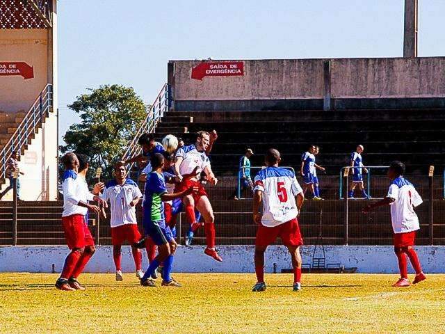 Futebol amador, torneios de base e v&ocirc;lei adaptado agitam fim de semana