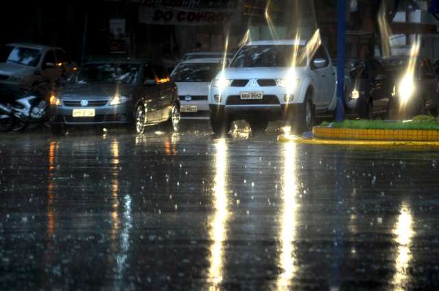 Em oito dias, chuva supera m&eacute;dia de julho e acumula 55 mil&iacute;metros