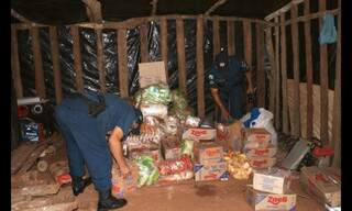 Alimentos foram saqueados no dia 18 pelos brasiguaios (Foto: Umberto Zum)