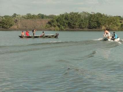 Barco afunda no Rio Paraná, um morre e outro está desaparecido