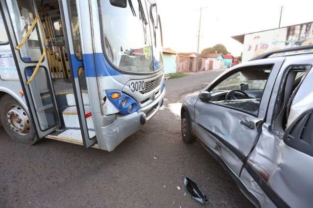 Jovem envolvida em acidente com &ocirc;nibus diz que n&atilde;o havia sinaliza&ccedil;&atilde;o em rua