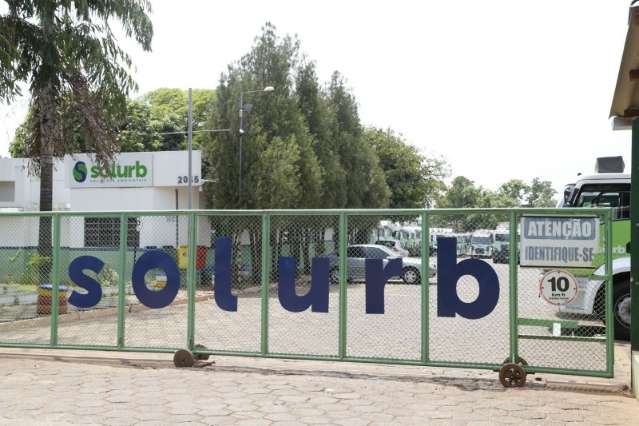Solurb &quot;capinou lagoa&quot; e cortou grama onde n&atilde;o existe, afirma Bernal