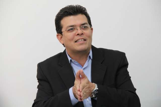 Prefeito participa hoje de sorteio do IPTU e encontro com ministro