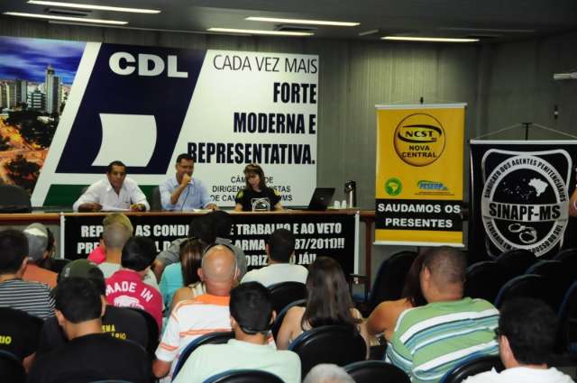 Proibidos de usar arma, agentes penitenci&aacute;rios param nos dias 30 e 31