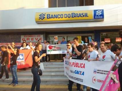 No 15º dia de greve, bancários realizam protesto em Campo Grande