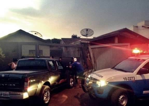 Homem de 41 anos &eacute; encontrado morto com v&aacute;rios tiros