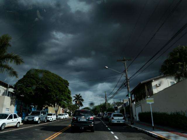 Inmet emite alerta para temporais na regi&atilde;o oeste do Estado