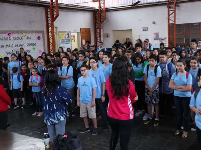 Juiz manda prefeitura chamar professores concursados no lugar de tempor&aacute;rios