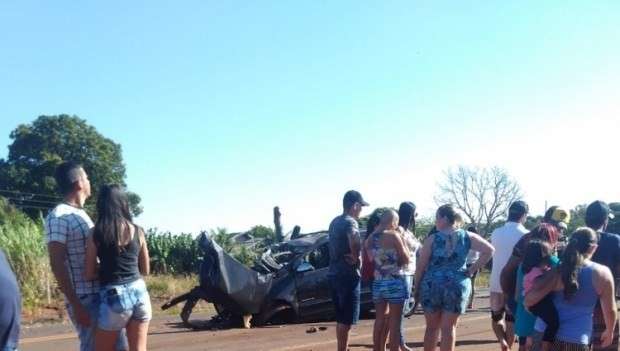 Colis&atilde;o entre dois ve&iacute;culos mata homem e fere mulher na BR-376